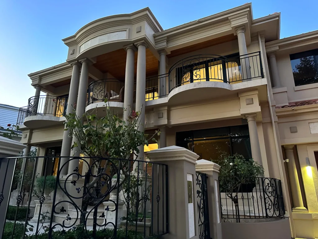 High-end residential window cleaning in Applecross, Perth