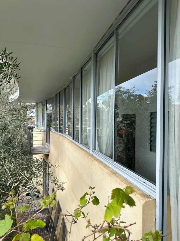 Pure-water window cleaning in Fremantle, Perth